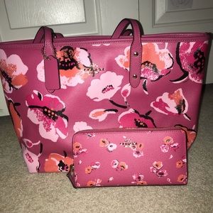 Coach floral purse and wallet combo LIKE BRAND NEW